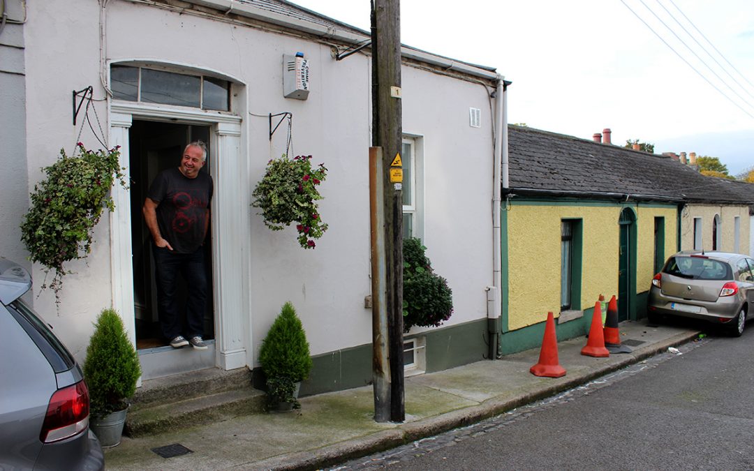 Family in the city cottage – Newcomen Avenue